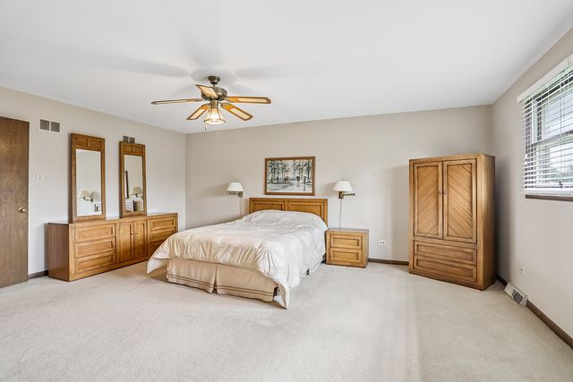 12123 Lake View Drive, Orland Park, IL 60467