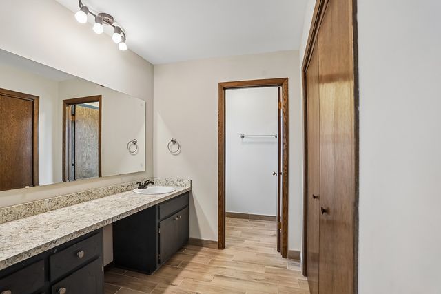 12123 Lake View Drive, Orland Park, IL 60467
