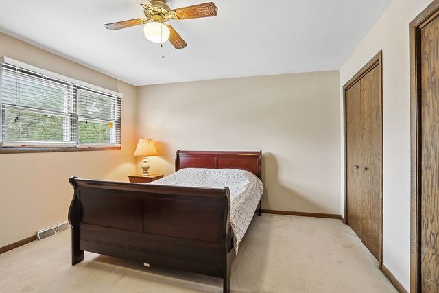 12123 Lake View Drive, Orland Park, IL 60467