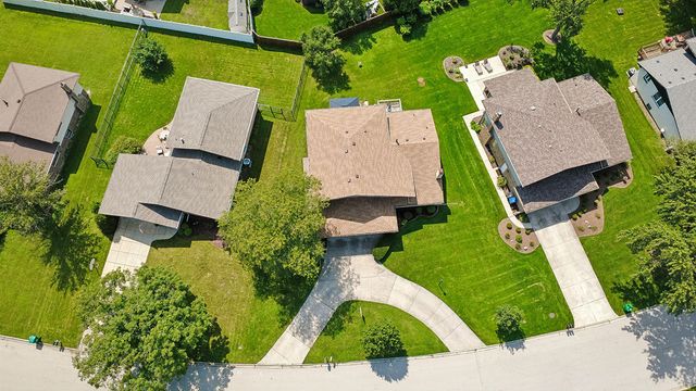 12123 Lake View Drive, Orland Park, IL 60467