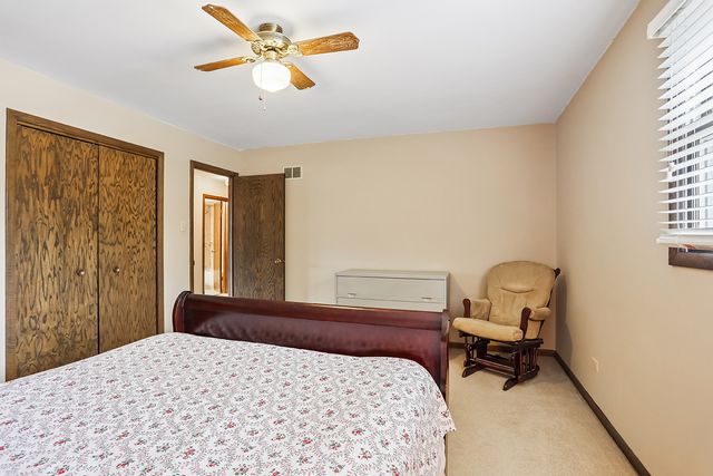 12123 Lake View Drive, Orland Park, IL 60467
