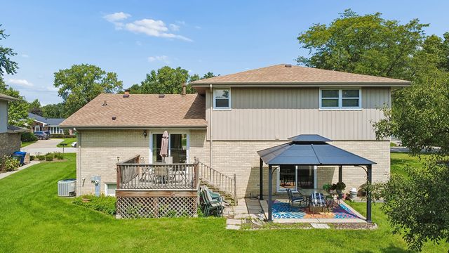 12123 Lake View Drive, Orland Park, IL 60467