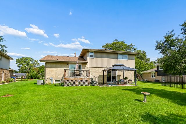 12123 Lake View Drive, Orland Park, IL 60467