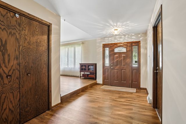 12123 Lake View Drive, Orland Park, IL 60467