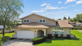 12123 Lake View Drive, Orland Park, IL 60467