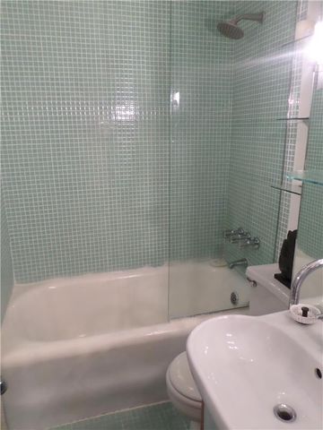 150 W 51st St Apt 1927A, New York City, NY 10019