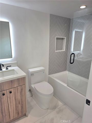6128 Hazeltine, Van Nuys, CA 91401