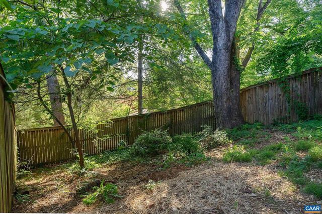 112 BOLLINGBROOK DR, Charlottesville, VA 22911