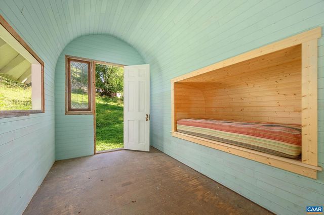 112 BOLLINGBROOK DR, Charlottesville, VA 22911