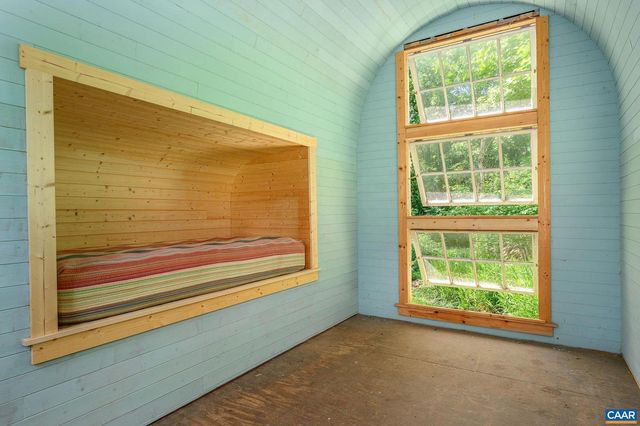 112 BOLLINGBROOK DR, Charlottesville, VA 22911