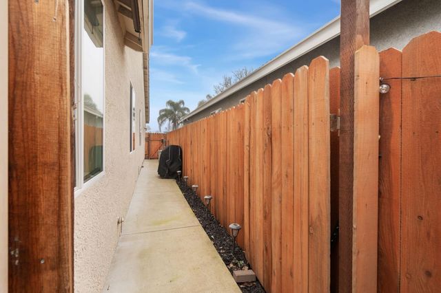 4601 Stuben Ct, Elk Grove, CA 95758