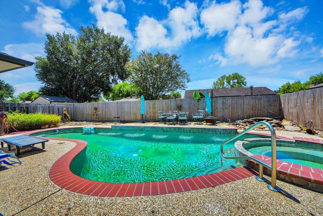 10918 Mulberry Court, La Porte, TX 77571