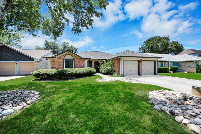 10918 Mulberry Court, La Porte, TX 77571
