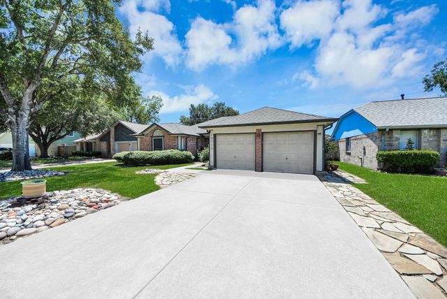 10918 Mulberry Court, La Porte, TX 77571