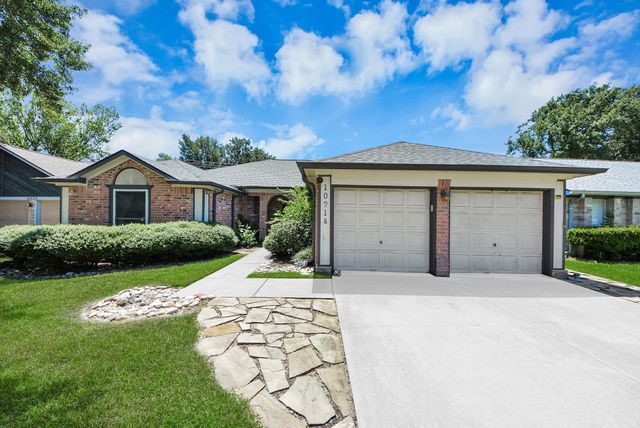 10918 Mulberry Court, La Porte, TX 77571