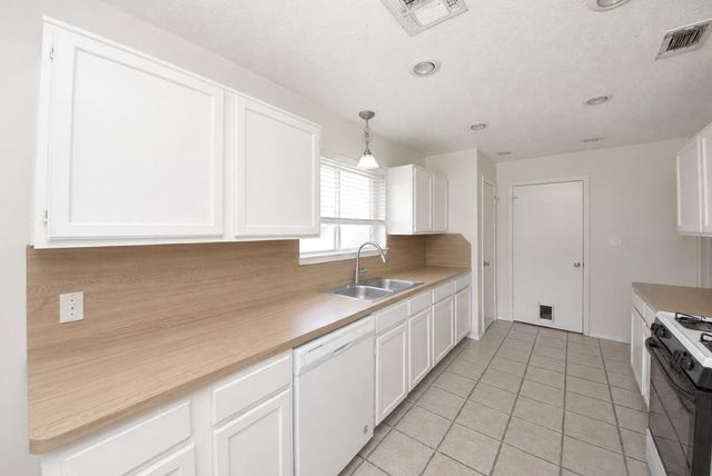 10918 Mulberry Court, La Porte, TX 77571