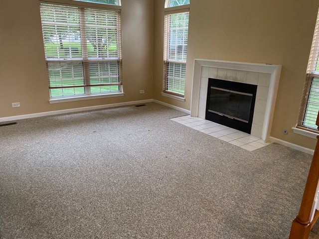 1611 Woodcrest Circle, Mundelein, IL 60060