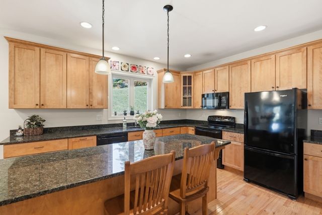 40 Winship Dr, Stoneham, MA 02180