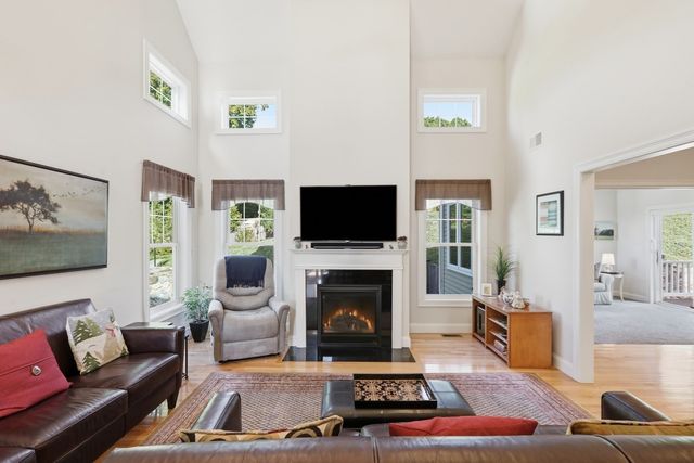 40 Winship Dr, Stoneham, MA 02180