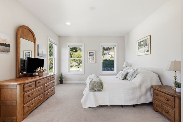 40 Winship Dr, Stoneham, MA 02180