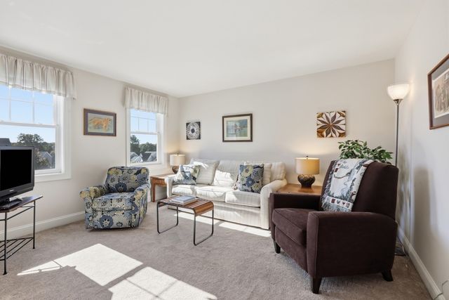 40 Winship Dr, Stoneham, MA 02180