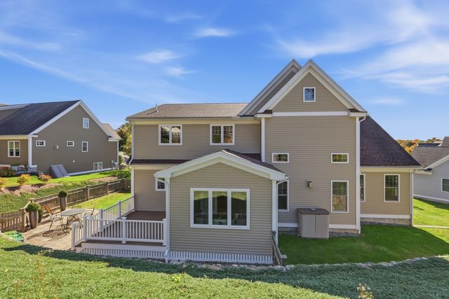 40 Winship Dr, Stoneham, MA 02180