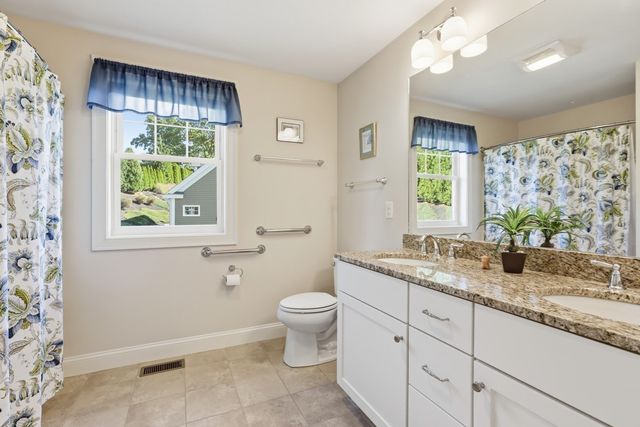 40 Winship Dr, Stoneham, MA 02180