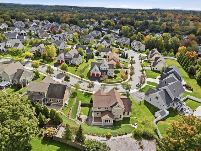 40 Winship Dr, Stoneham, MA 02180