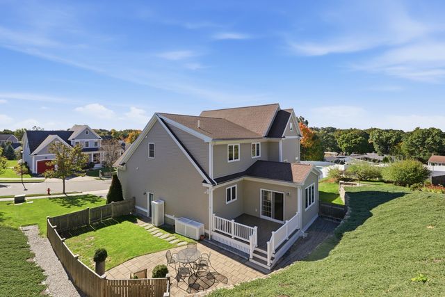 40 Winship Dr, Stoneham, MA 02180