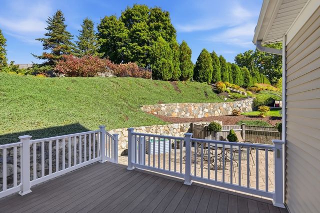 40 Winship Dr, Stoneham, MA 02180