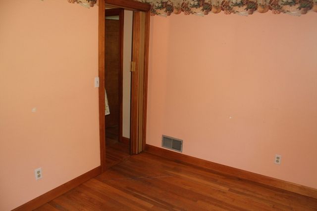 140 Millbury St, Grafton, MA 01519