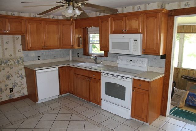 140 Millbury St, Grafton, MA 01519