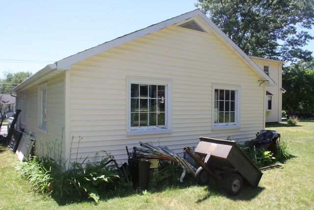 140 Millbury St, Grafton, MA 01519