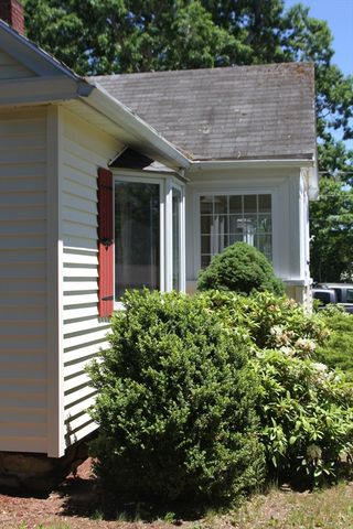 140 Millbury St, Grafton, MA 01519