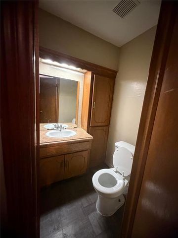 7301 Edenborough Drive, Oklahoma City, OK 73132