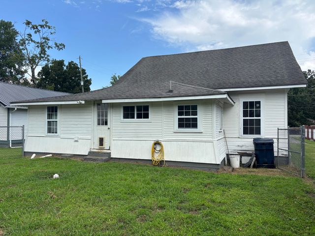 713 Cove Road, Chickamauga, GA 30707