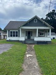 713 Cove Road, Chickamauga, GA 30707