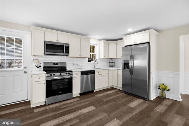 7815 EAST RD, Pasadena, MD 21122