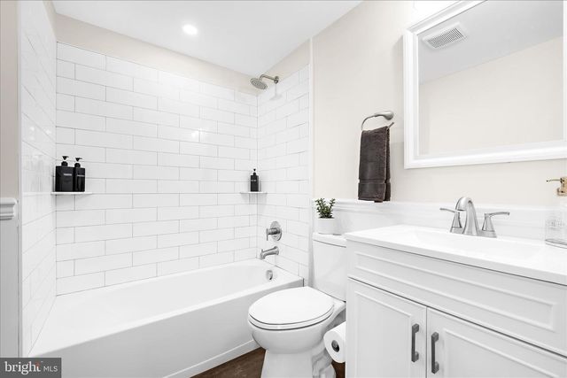 7815 EAST RD, Pasadena, MD 21122