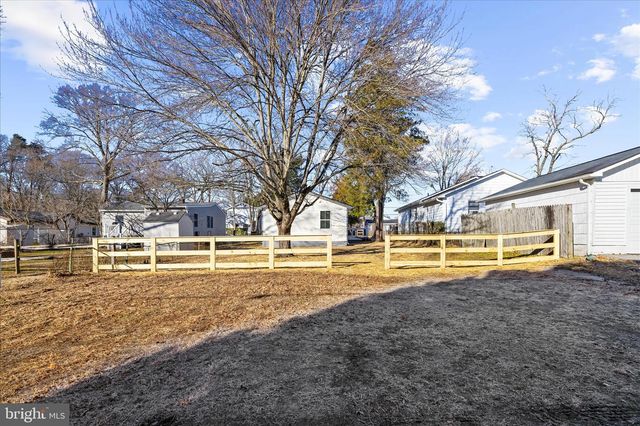 7815 EAST RD, Pasadena, MD 21122