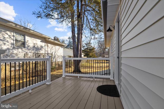 7815 EAST RD, Pasadena, MD 21122