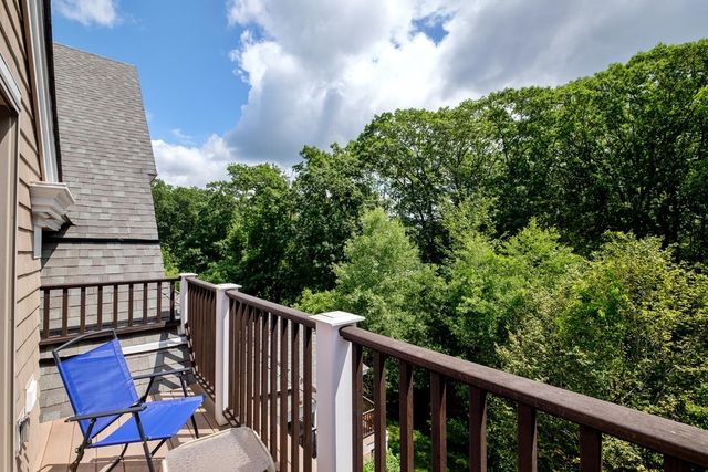 100 Shepards Cove Rd Unit G305, Kittery, ME 03904