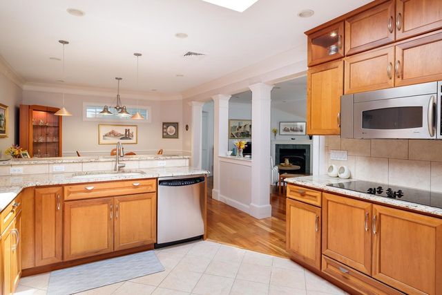 100 Shepards Cove Rd Unit G305, Kittery, ME 03904