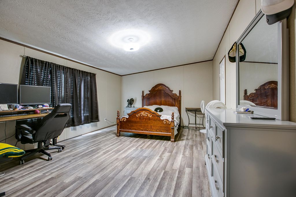 Image 11 of property listing at 250 W Waco Street, Paint Rock, TX 76866