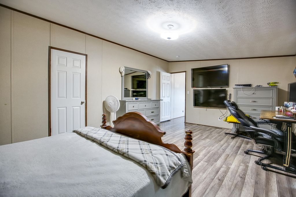 Image 12 of property listing at 250 W Waco Street, Paint Rock, TX 76866