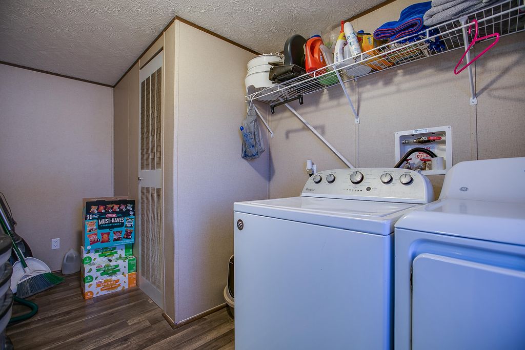 Image 19 of property listing at 250 W Waco Street, Paint Rock, TX 76866