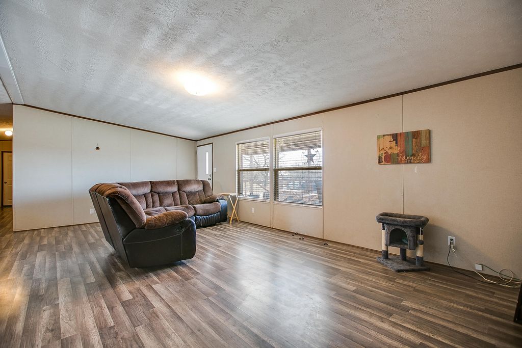 Image 9 of property listing at 250 W Waco Street, Paint Rock, TX 76866