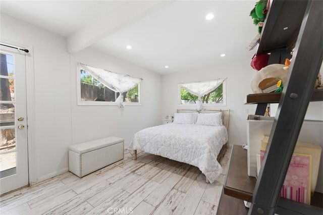 9522 La Canada, Sunland, CA 91040