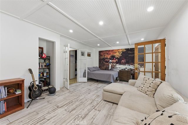 9522 La Canada, Sunland, CA 91040