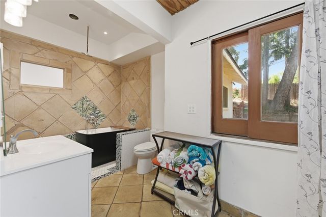 9522 La Canada, Sunland, CA 91040